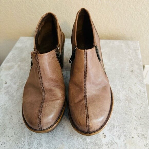 Born Famke Taupe Clogs Womens Leather Zipper Ankle Boots, Size 7 - Picture 2 of 10